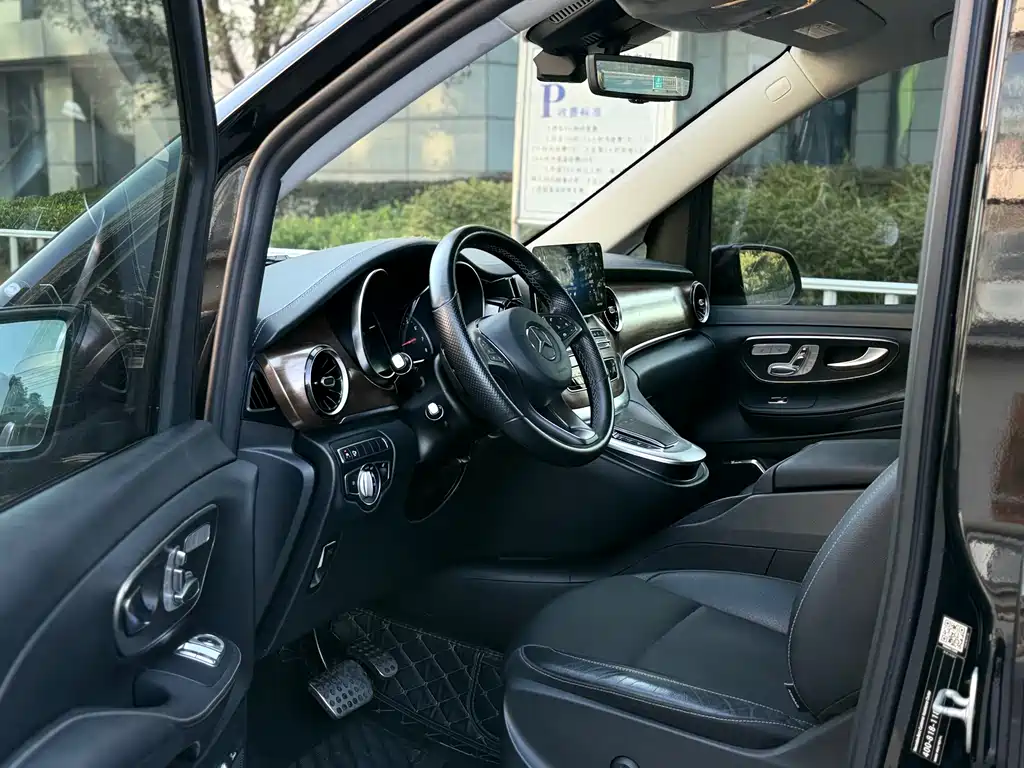 MERCEDES-BENZ V CLASS