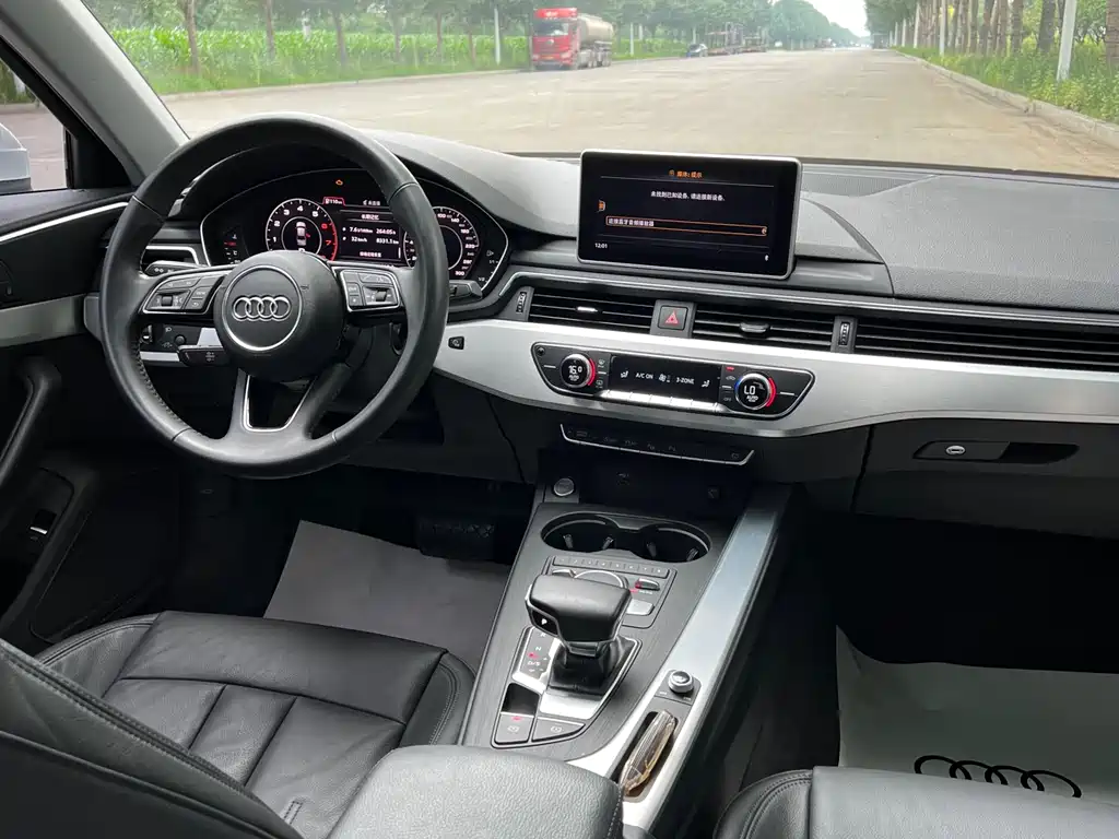 Audi A4L 2019 40 TFSI Fashion VI