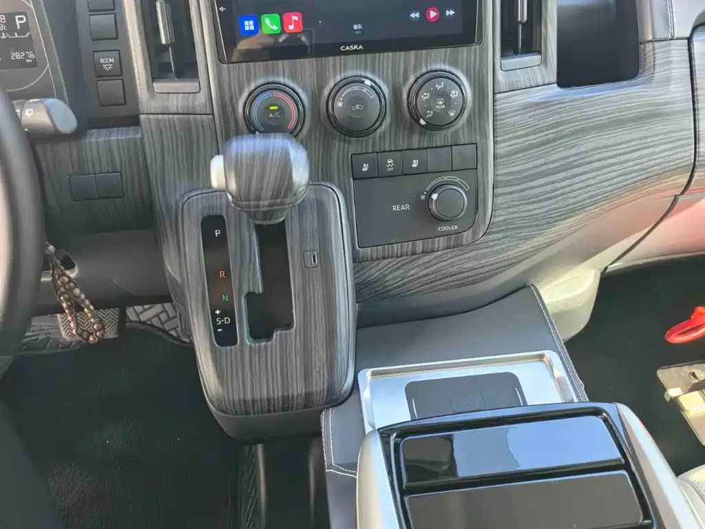 Toyota Hiace — миниатюра 14