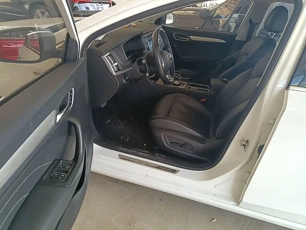 Roewe i6 New Energy — миниатюра 15
