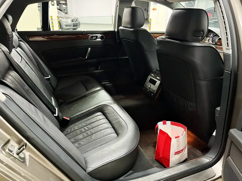 Volkswagen Phaeton — миниатюра 15