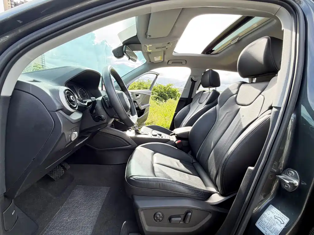 Audi Q2L 2022 35 TFSI Fashion