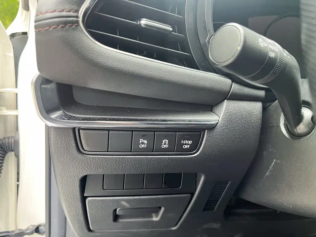 Mazda 3 Axela — миниатюра 14