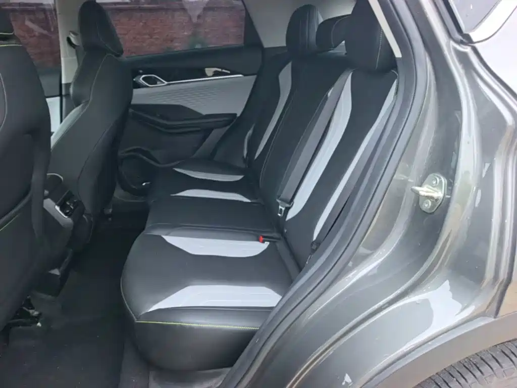 Geely Binyue — миниатюра 17