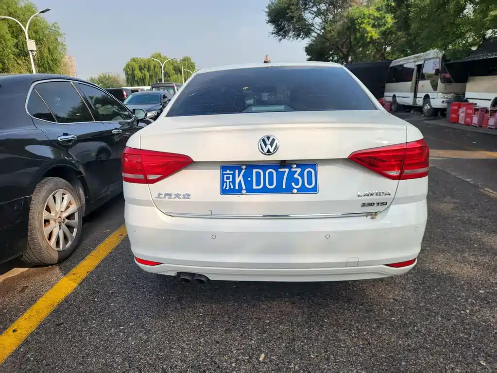 Volkswagen Lavida — миниатюра 5