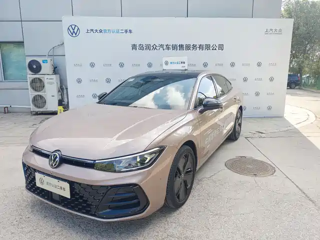 VOLKSWAGEN PASSAT 2024