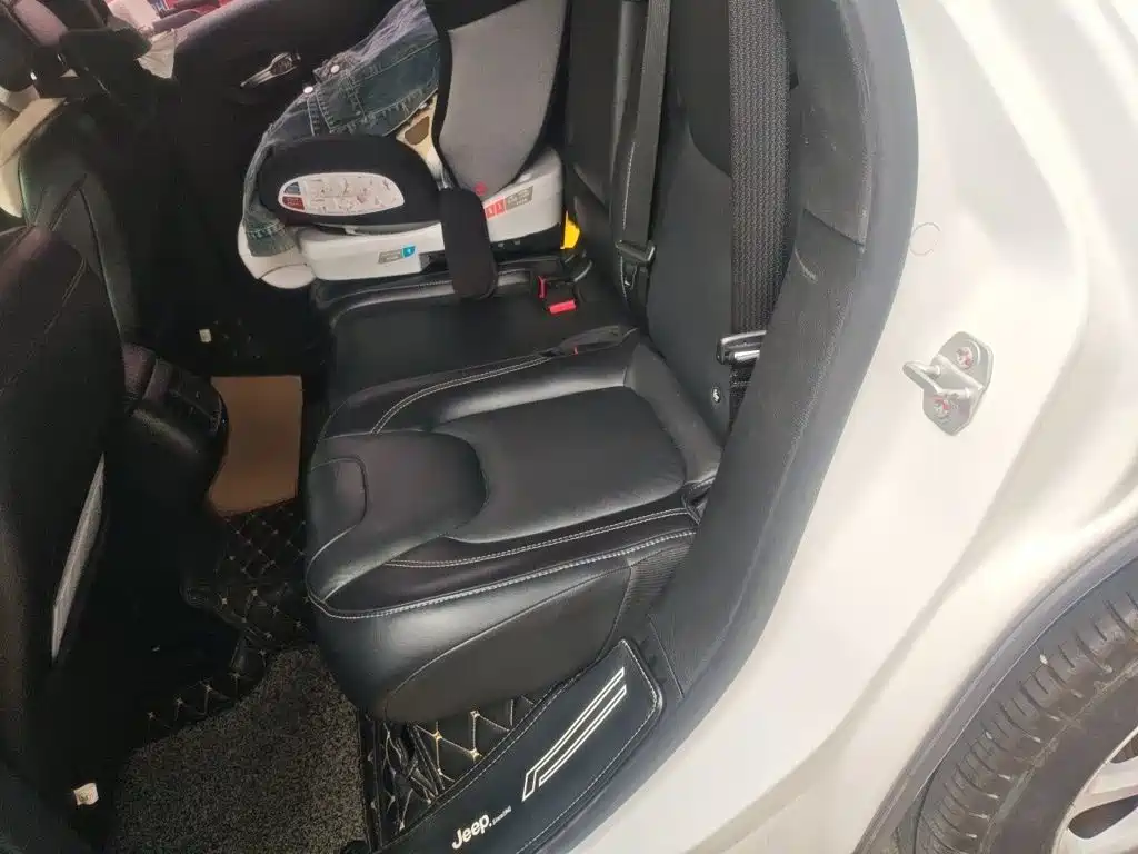 Jeep Cherokee — миниатюра 13