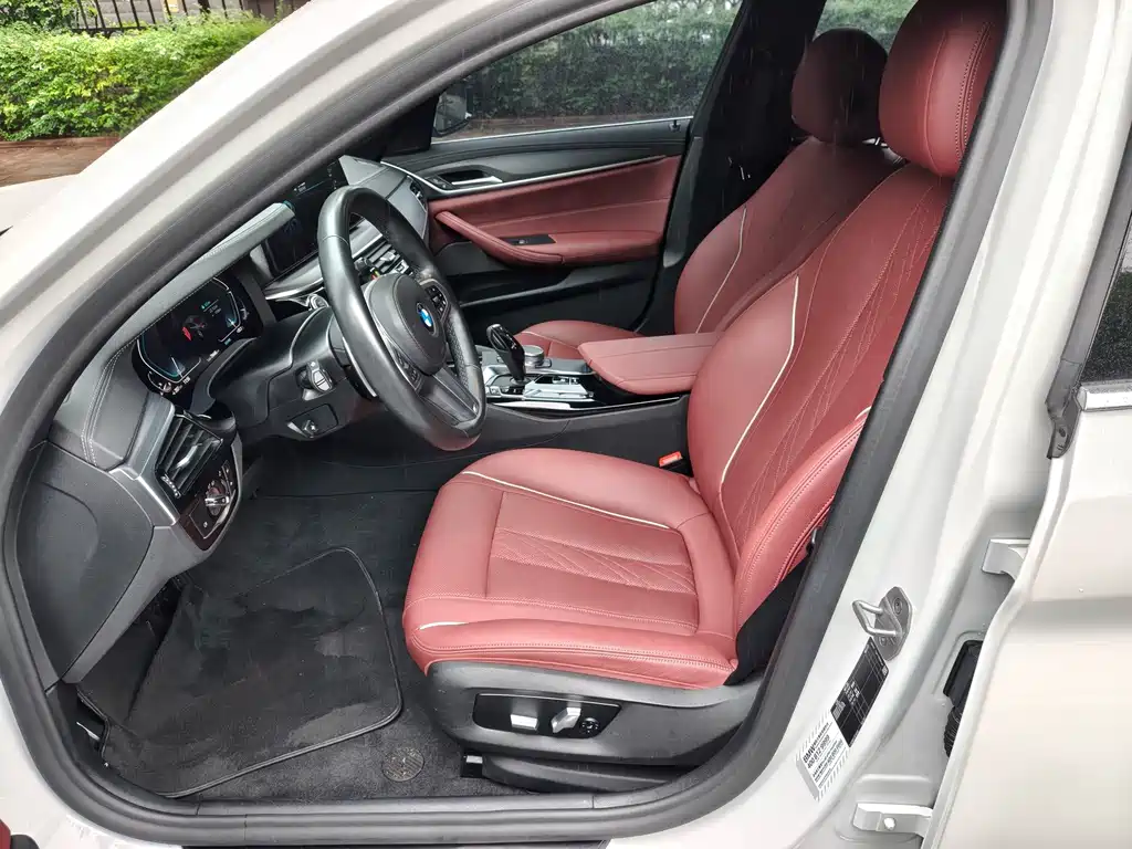 BMW 5 Series — миниатюра 6