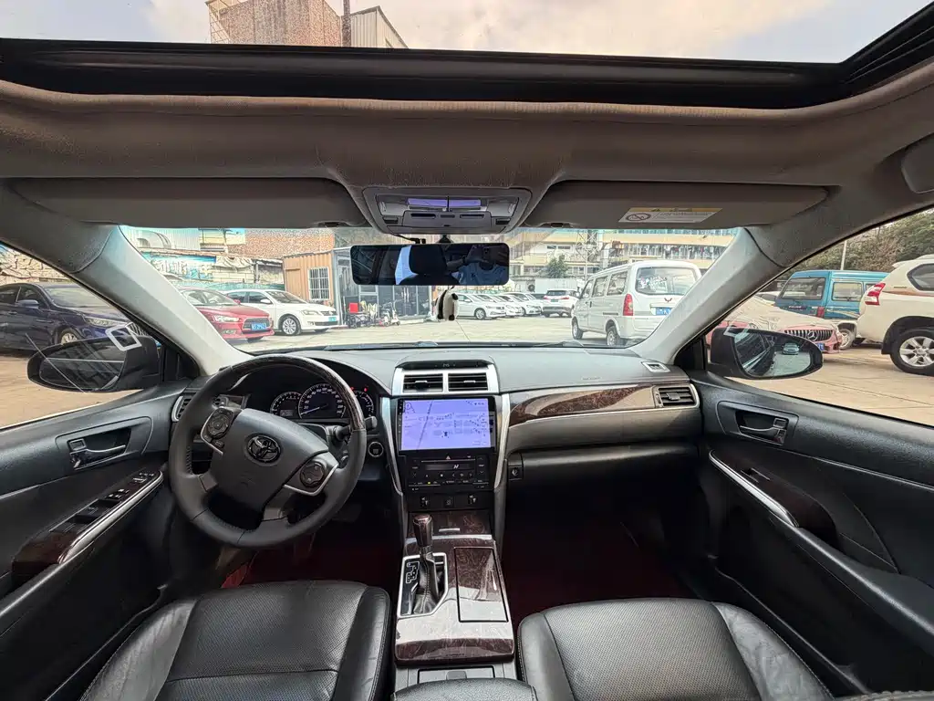 Toyota Camry — миниатюра 9