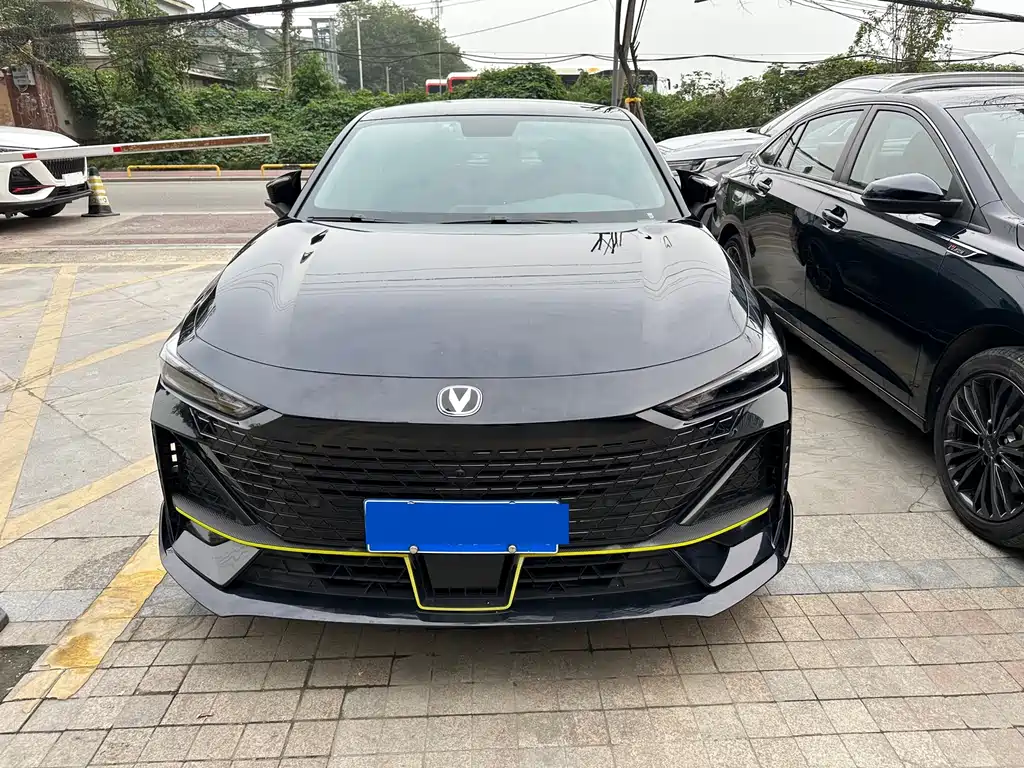Changan UNI-V 2022 1.5T Sport