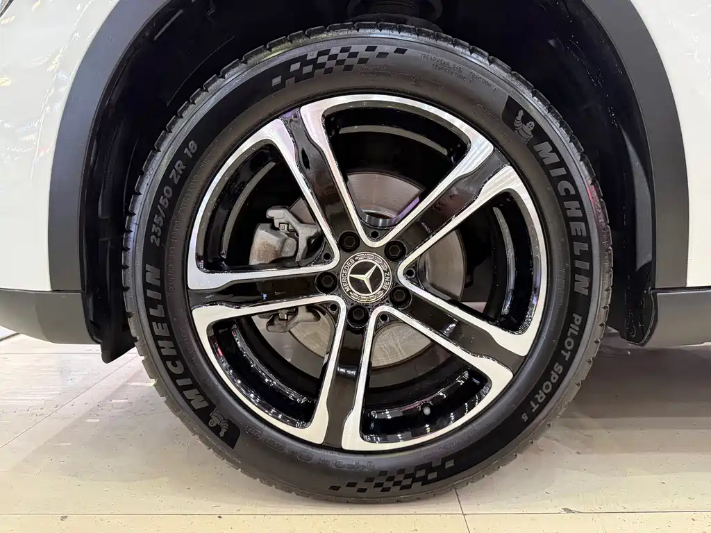 Mercedes-Benz GLA — миниатюра 6