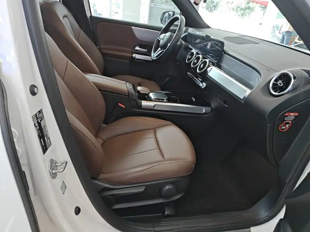 Mercedes-Benz GLB — миниатюра 25