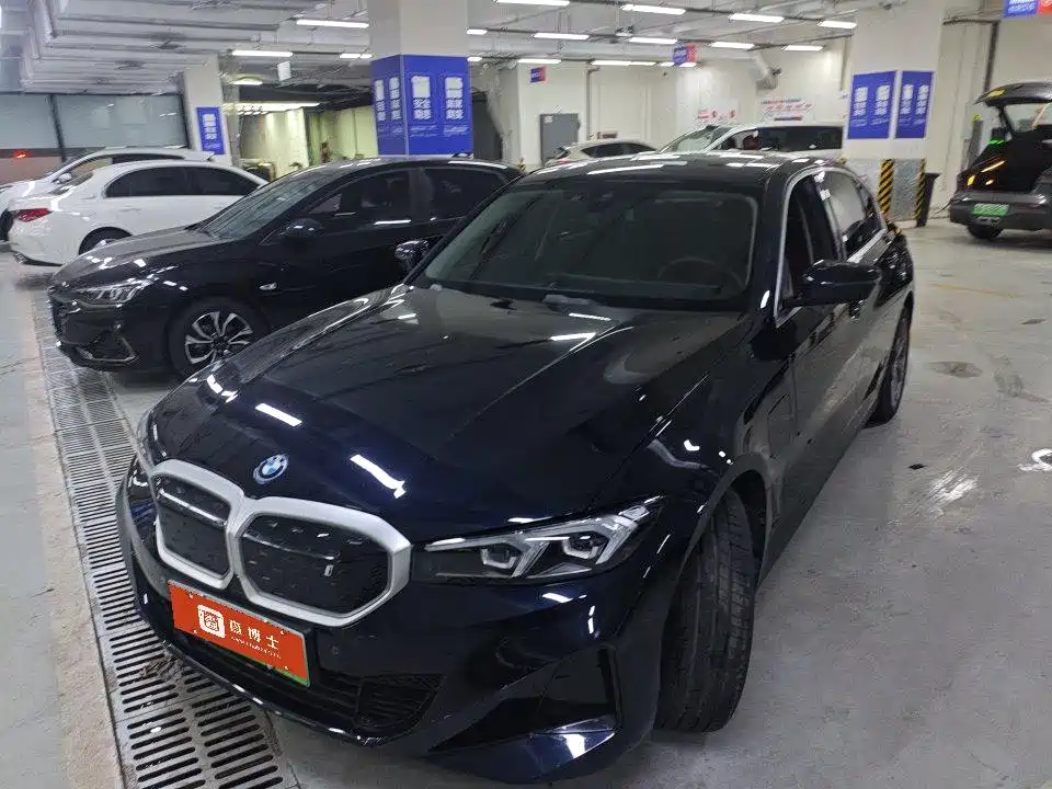 BMW i3 2022 eDrive 35 L