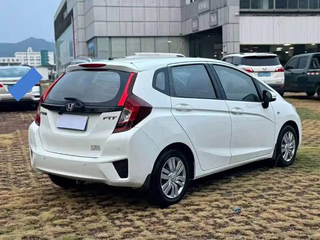 Honda Fit — миниатюра 7