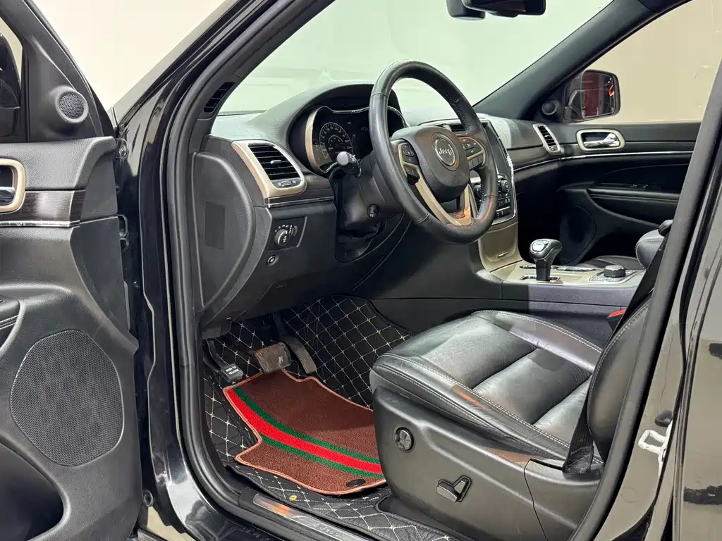 Jeep Grand Cherokee (Import) — миниатюра 7
