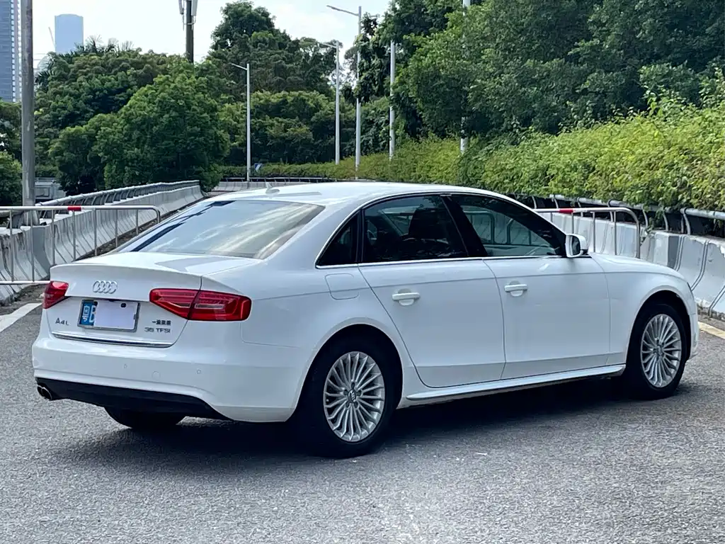 Audi A4L — миниатюра 4