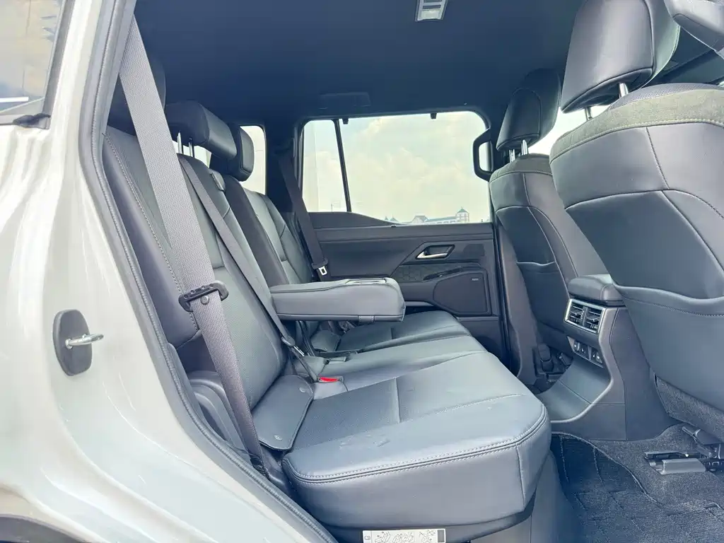 Lexus GX — миниатюра 17