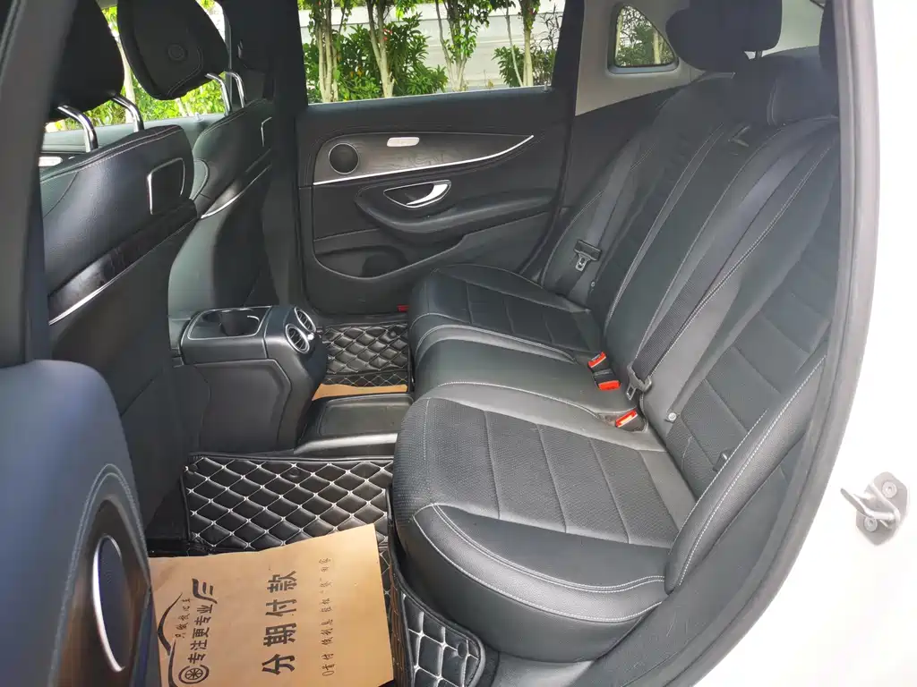 Mercedes-Benz E-Class — миниатюра 14