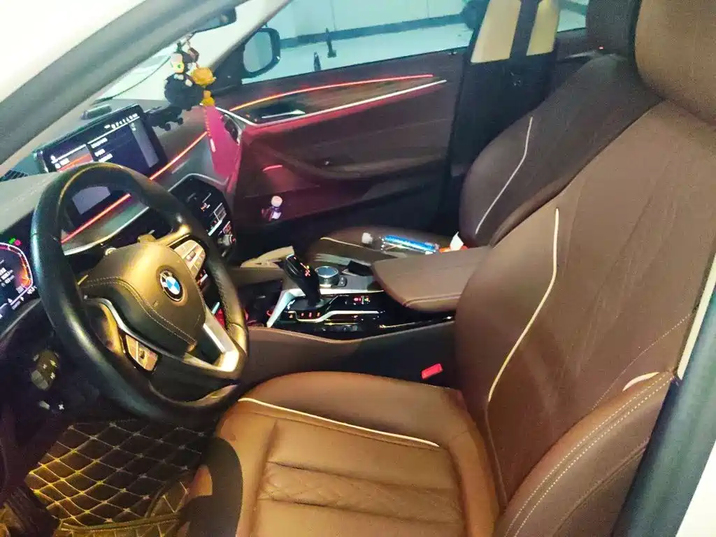 BMW 5 Series — миниатюра 16