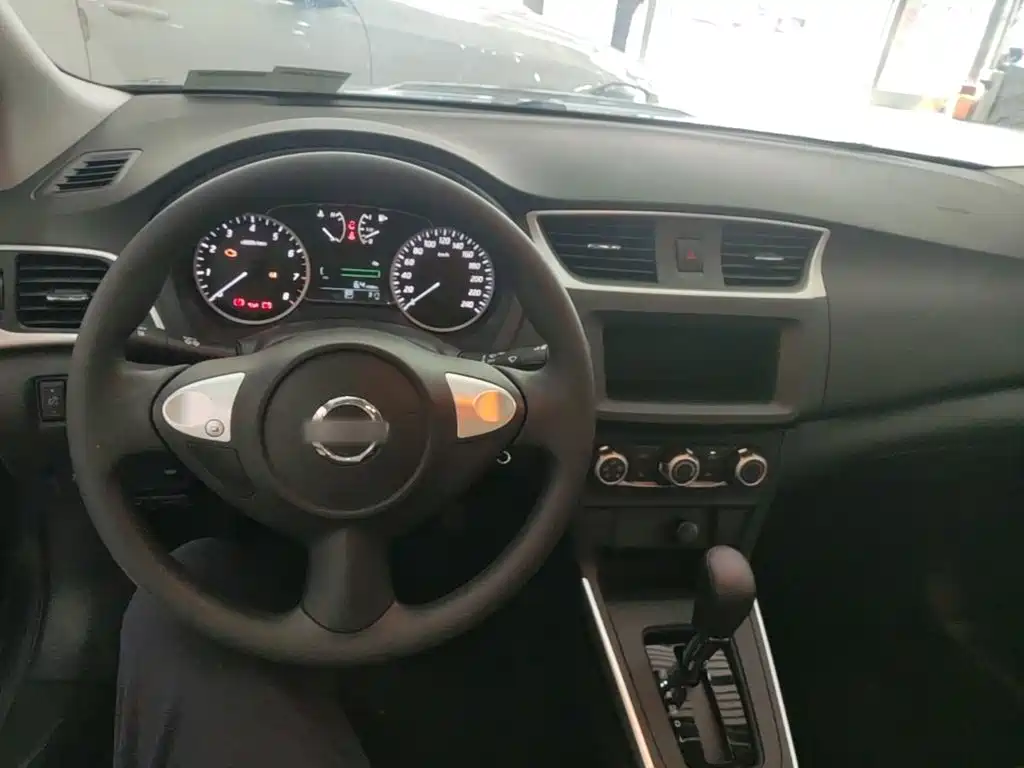 Nissan Sylphy 2024 1.6XE CVT Comfort