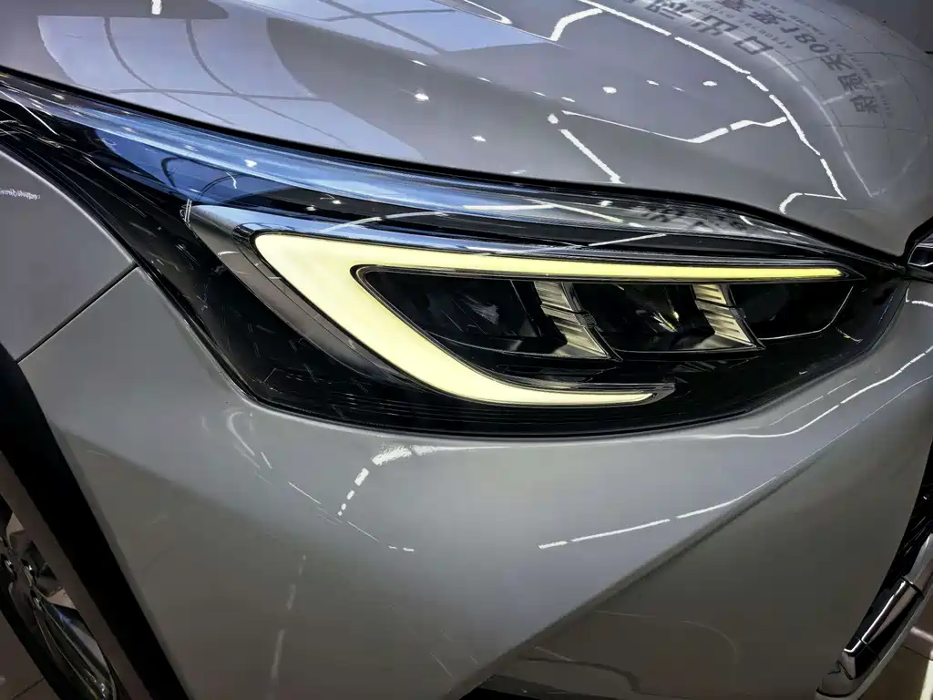 Toyota Yaris L — миниатюра 8