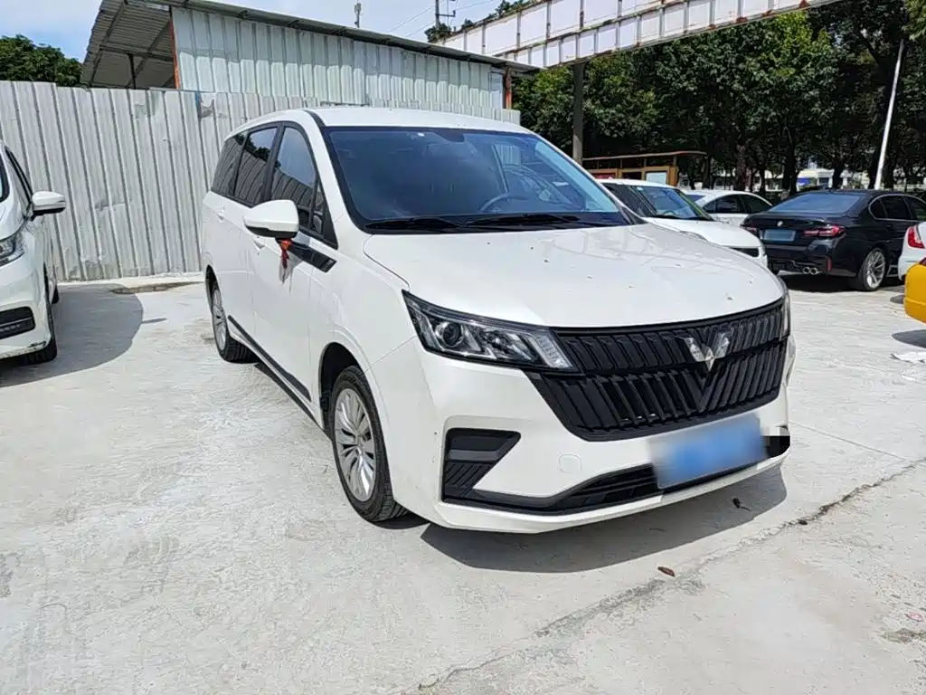 Wuling Jiachen 2022 1.5L MT Elite