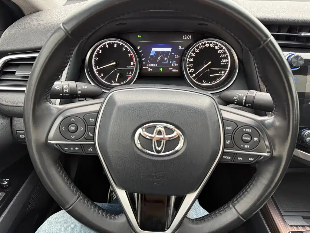 TOYOTA CAMRY