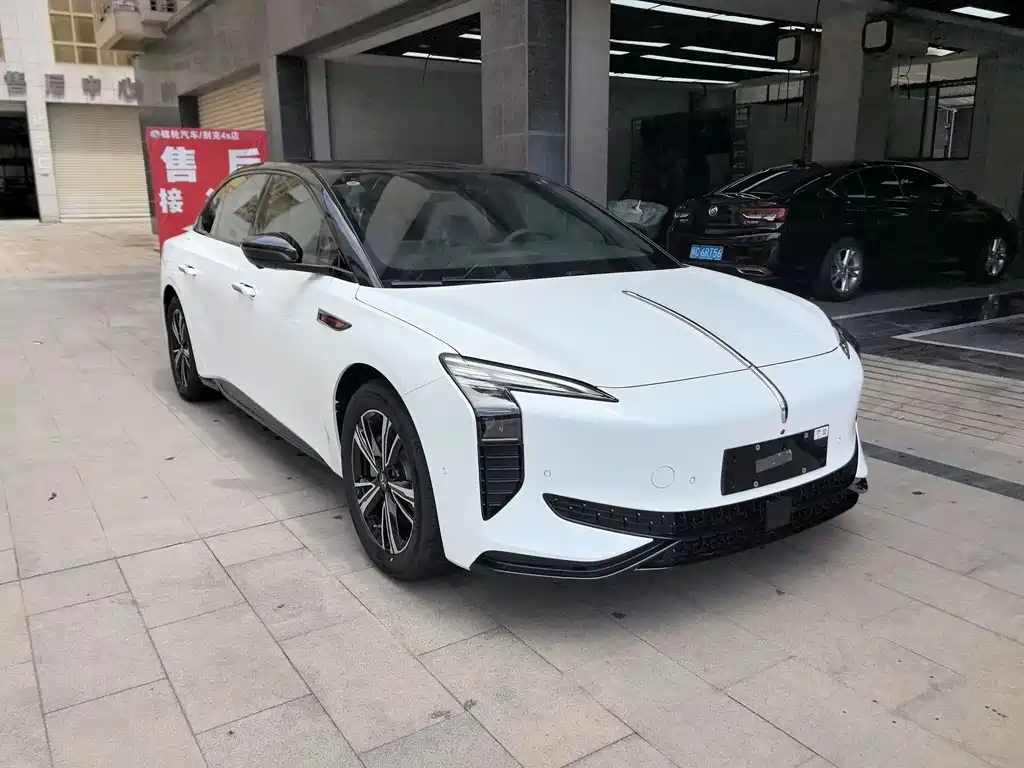 Hongqi EH7 2024 640 Pro+