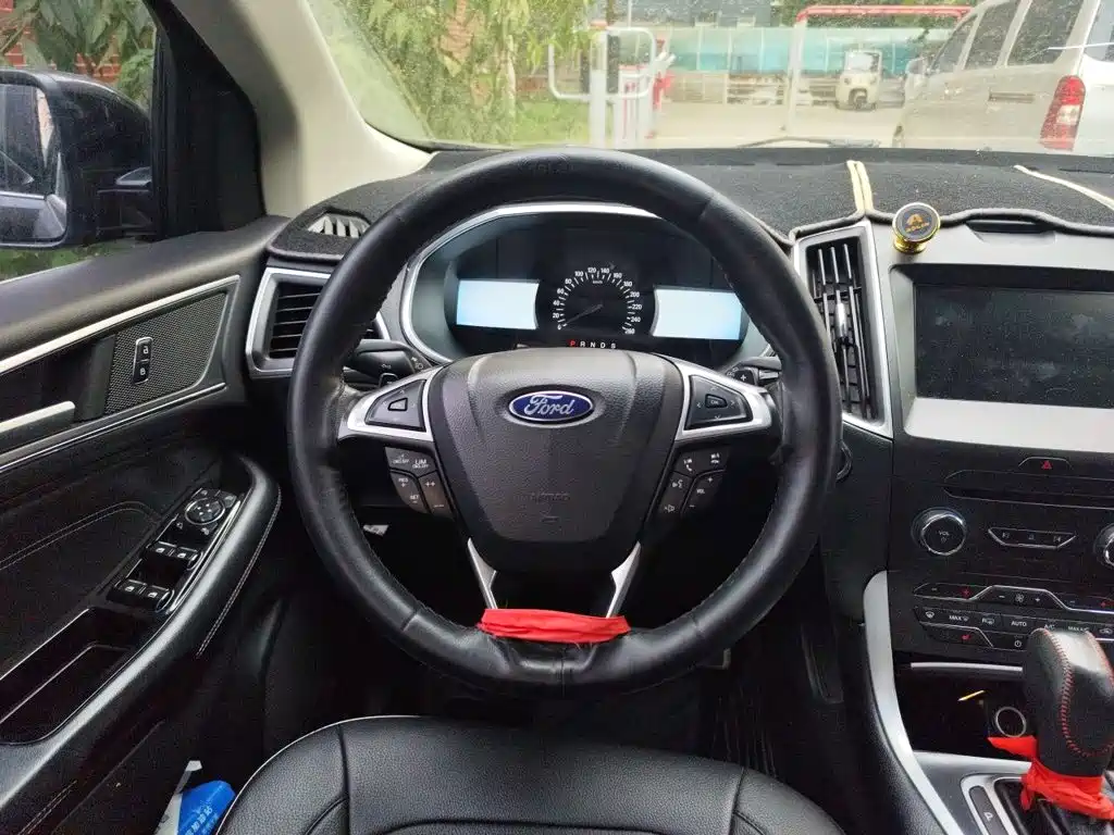 Ford Edge — миниатюра 6