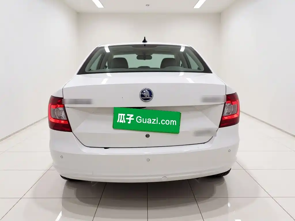 Skoda Rapid — миниатюра 3