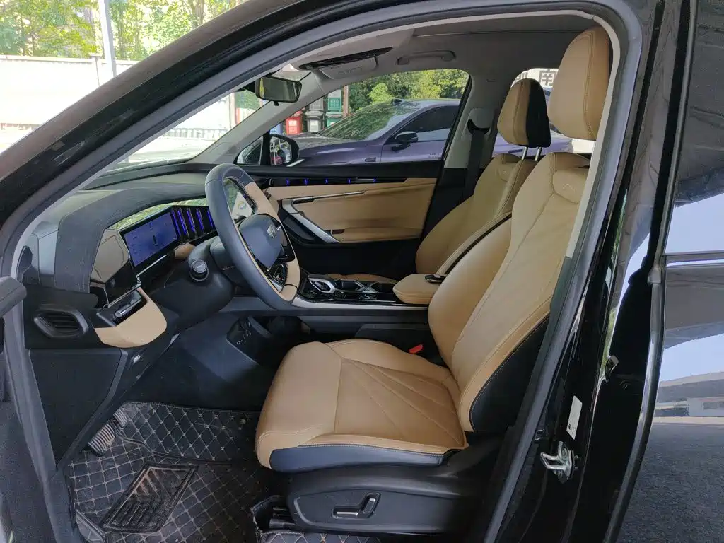 Geely Boyue L — миниатюра 15