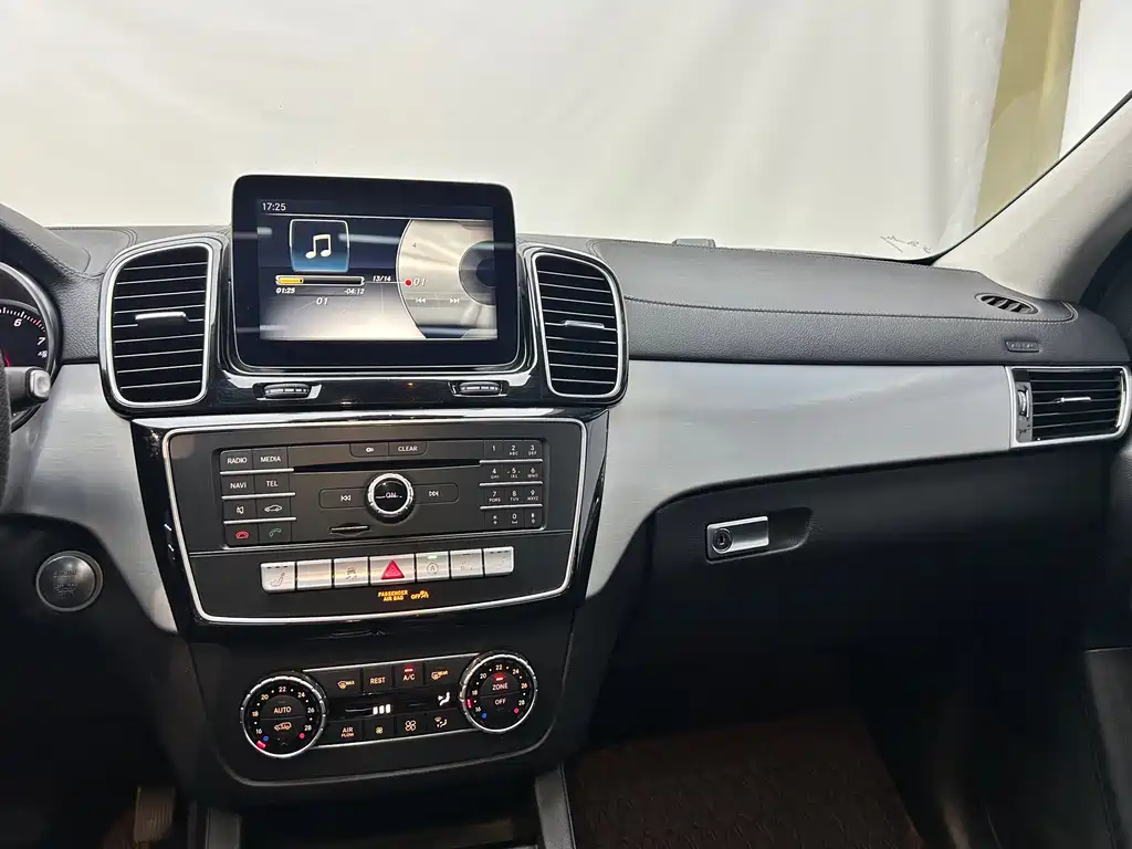 Mercedes-Benz GLE Coupe — миниатюра 16