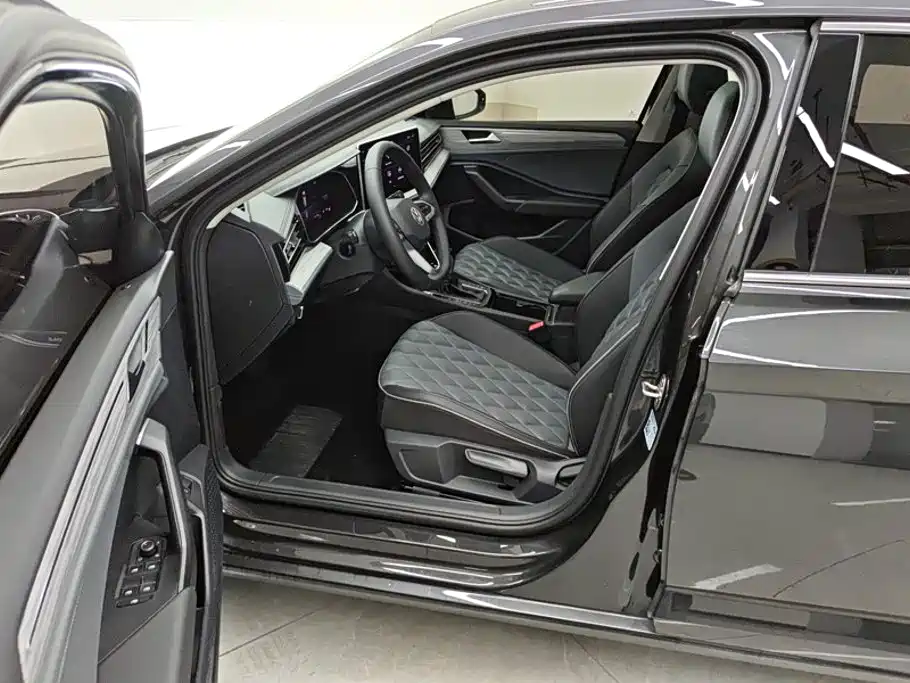 Volkswagen Sagitar — миниатюра 9