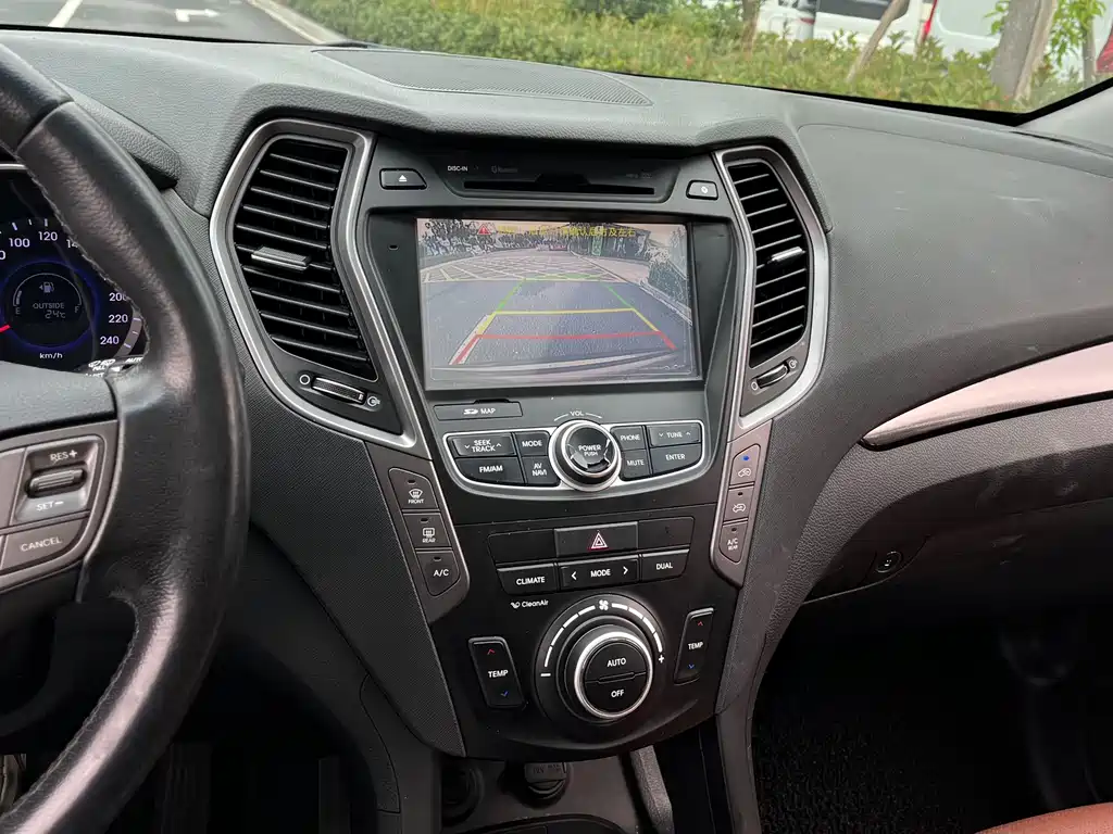 Hyundai Santa Fe — миниатюра 9