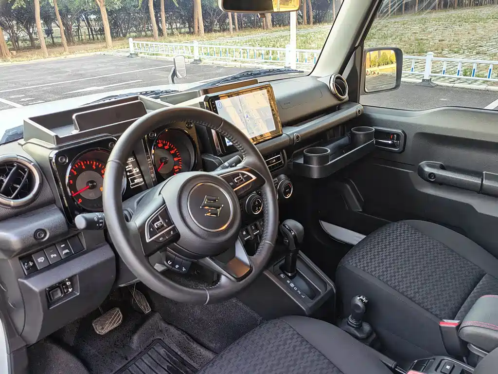 Suzuki Jimny — миниатюра 6
