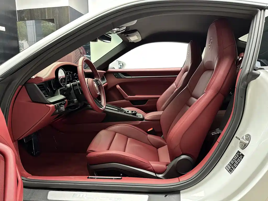 Porsche 911 2023 Carrera 3.0T