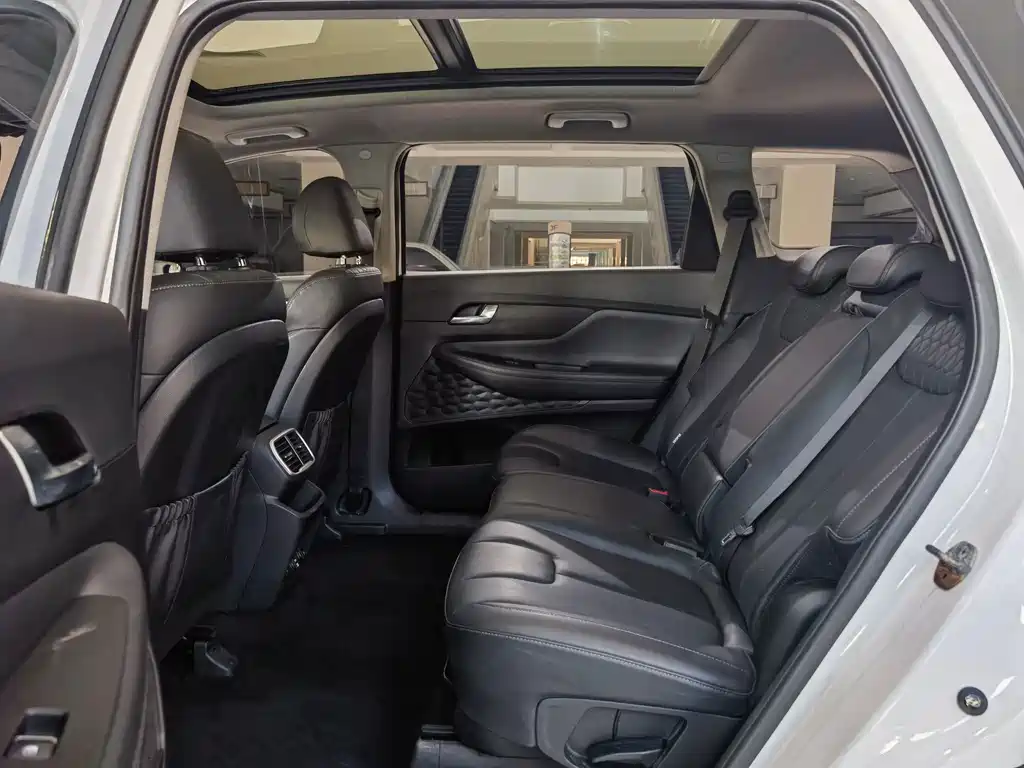Hyundai Santa Fe — миниатюра 6