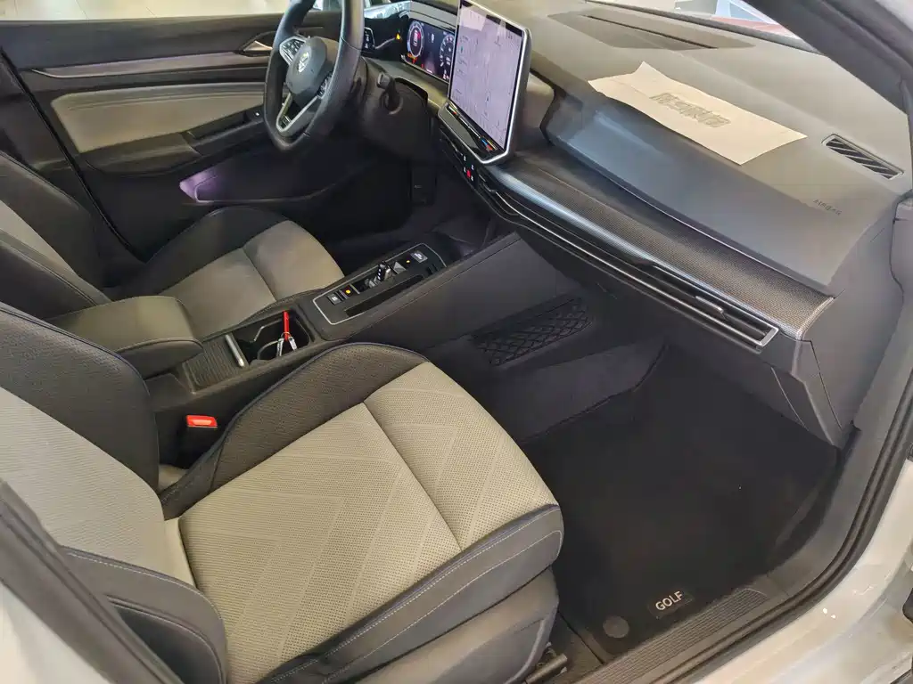Volkswagen Golf — миниатюра 32