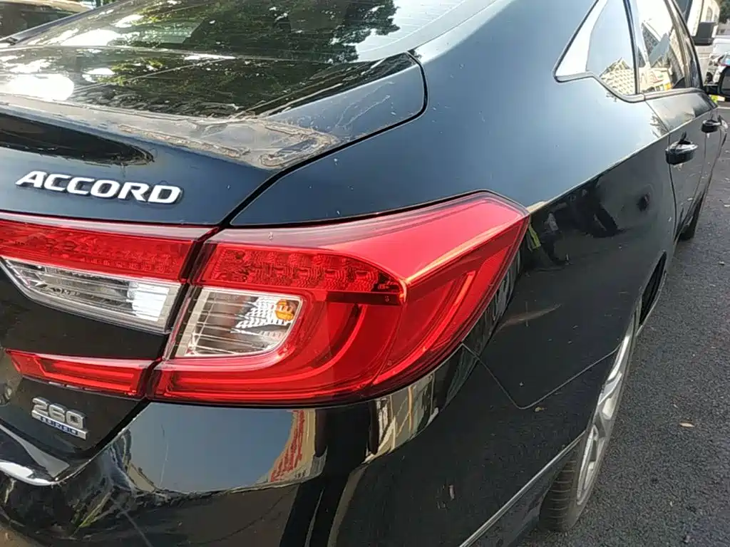 Honda Accord — миниатюра 8