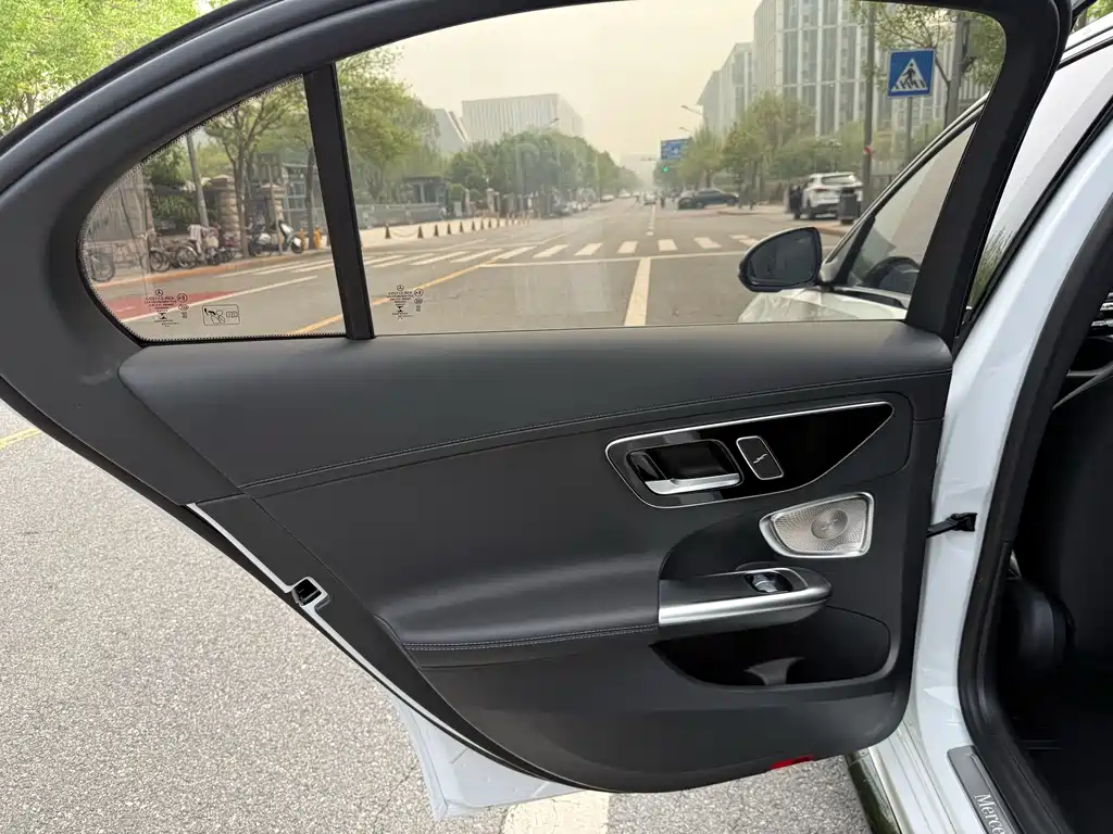 Mercedes-Benz C-Class — миниатюра 19