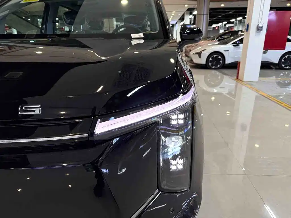 SAIC MAXUS EVERYONE 7