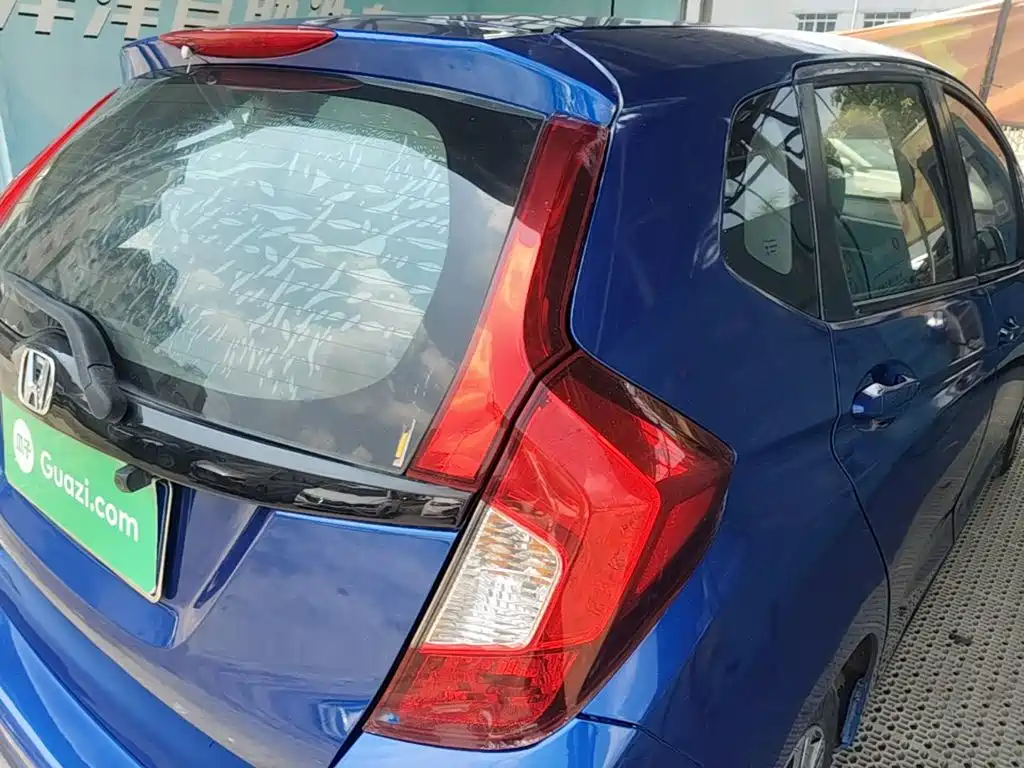 Honda Fit — миниатюра 8