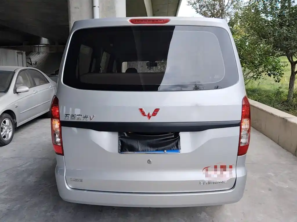 Wuling Hongguang V — миниатюра 6
