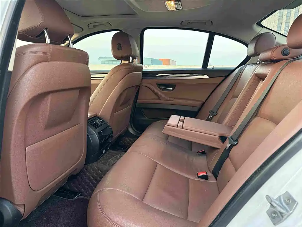 BMW 5 Series (Import) — миниатюра 6