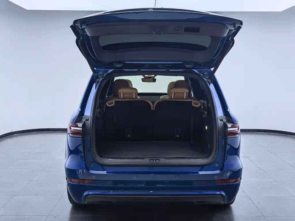 Li Auto Li ONE — миниатюра 17