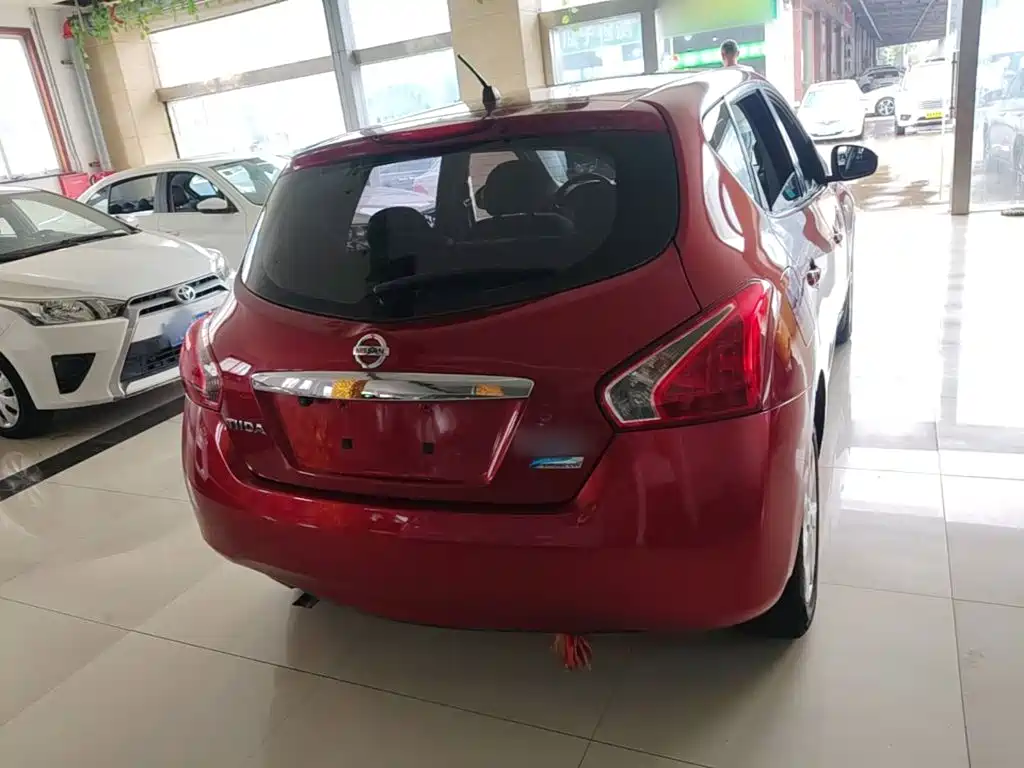Nissan Tiida — миниатюра 6
