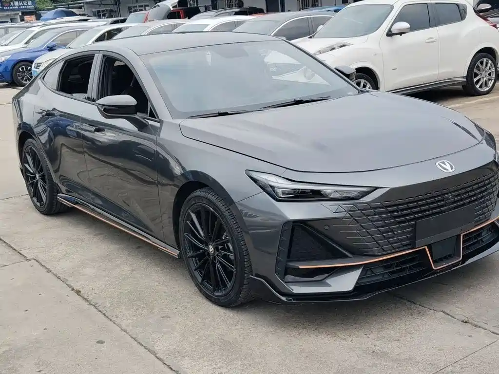 Changan UNI-V 2022 1.5T Sport
