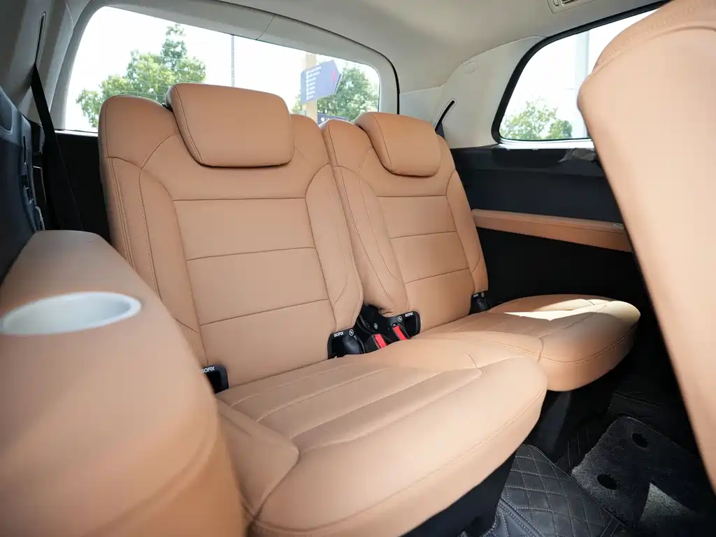 Mercedes-Benz GLS — миниатюра 13