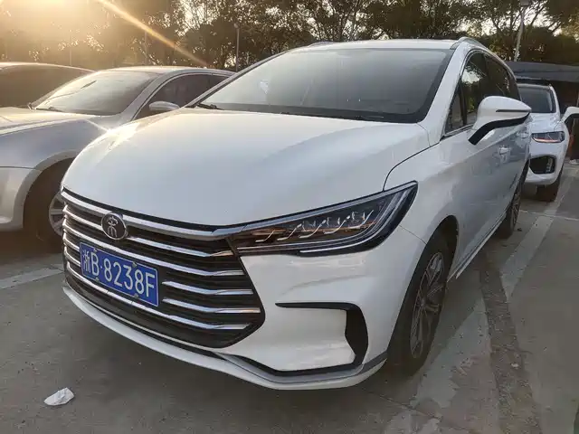BYD SONG MAX