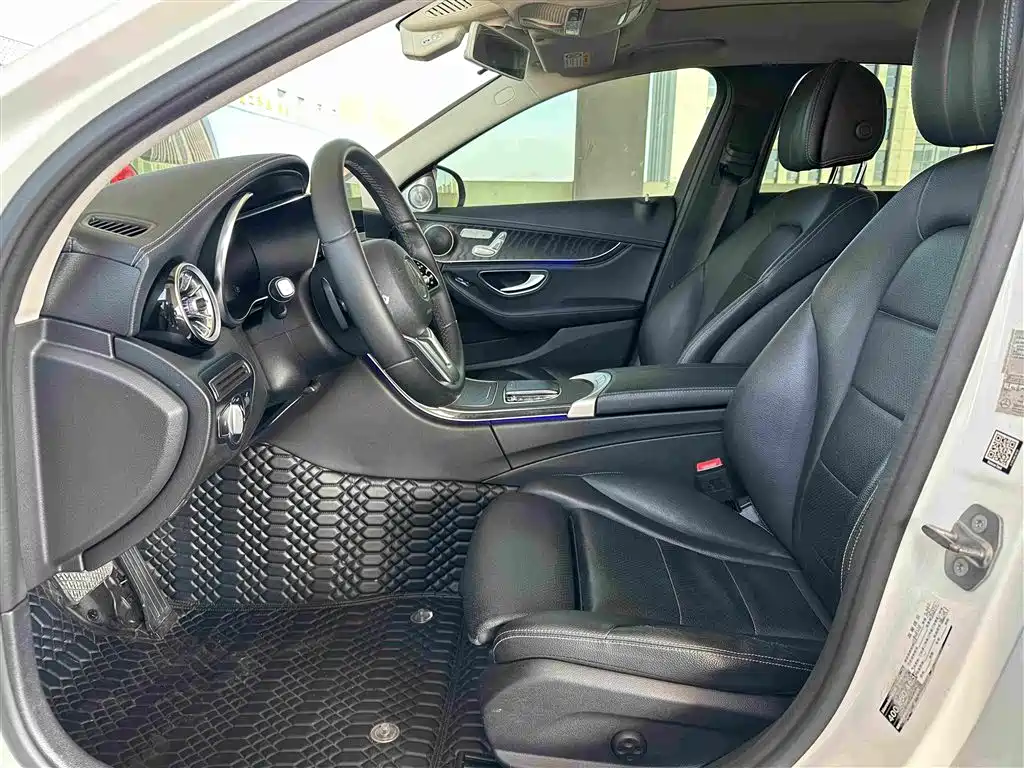 Mercedes-Benz C-Class — миниатюра 5